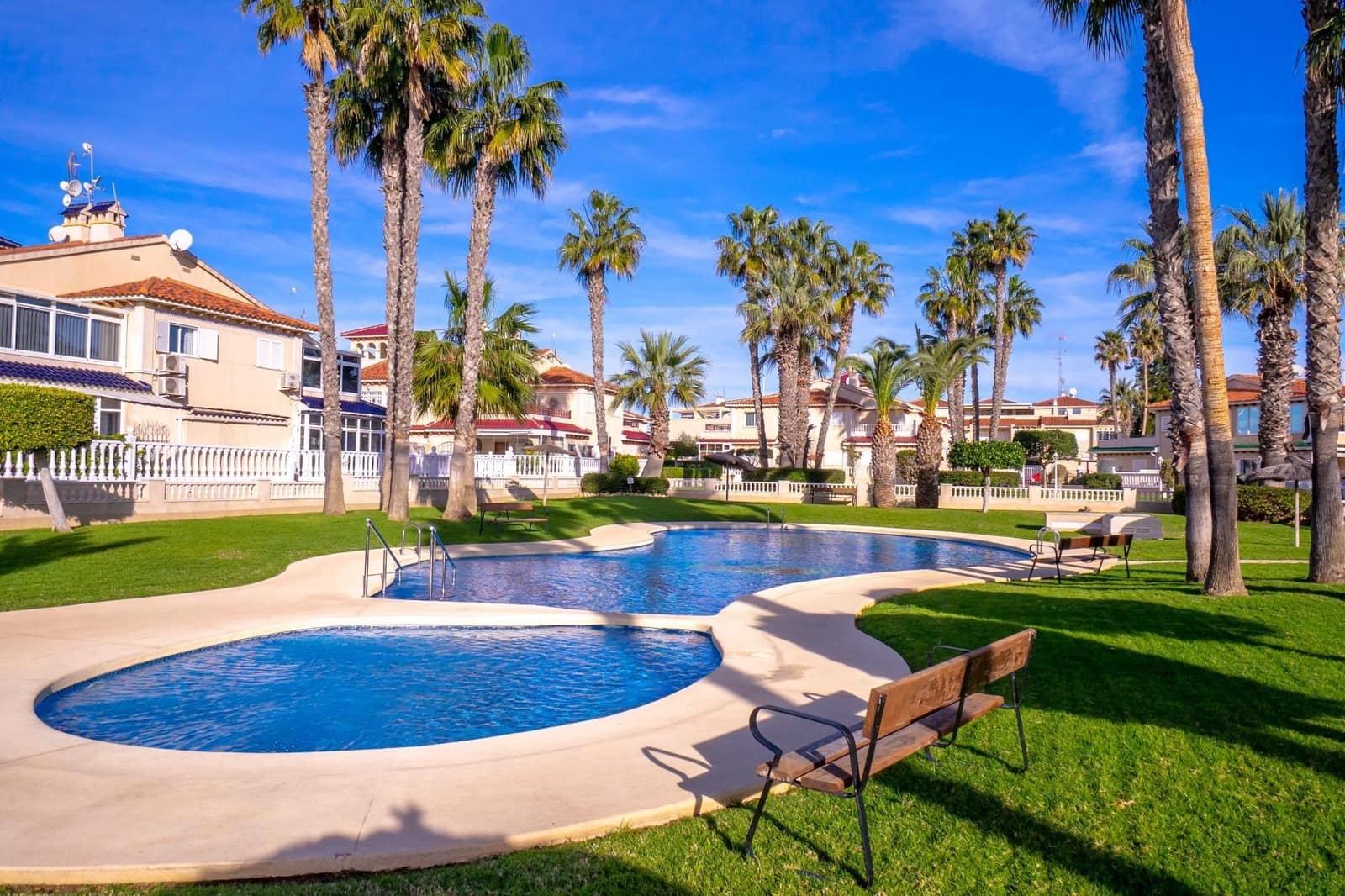 2 slaapkamer Appartement te koop in Orihuela Costa met zwembad - € 185.000 (Ref: 9651917)