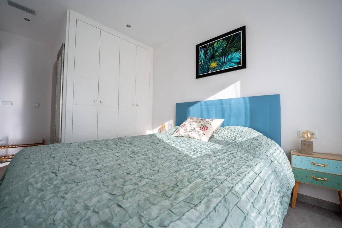 Ático de 2 habitaciones en Pilar de la Horadada en venta - 229.900 € (Ref: 9651918)