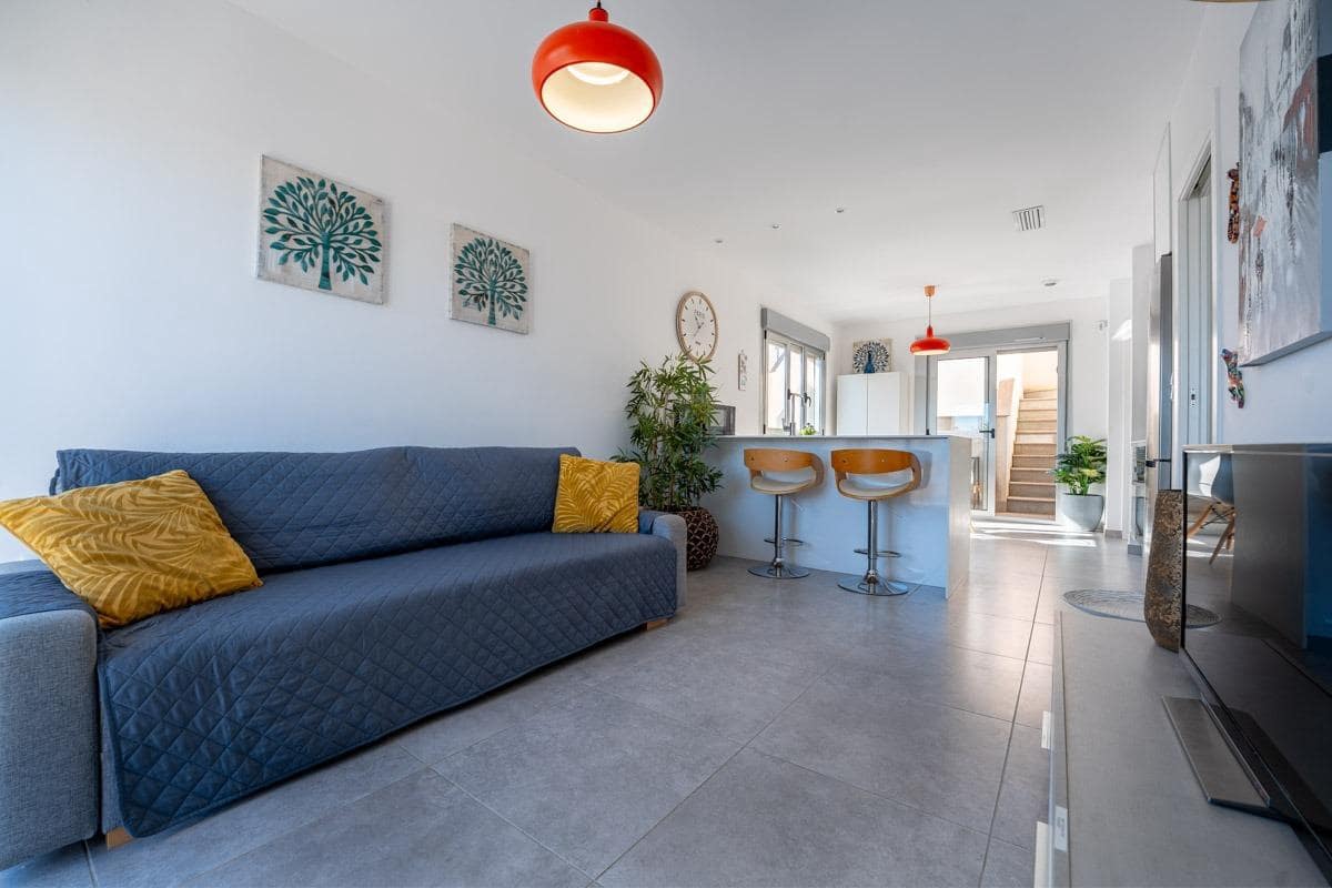 Ático de 2 habitaciones en Pilar de la Horadada en venta - 229.900 € (Ref: 9651918)