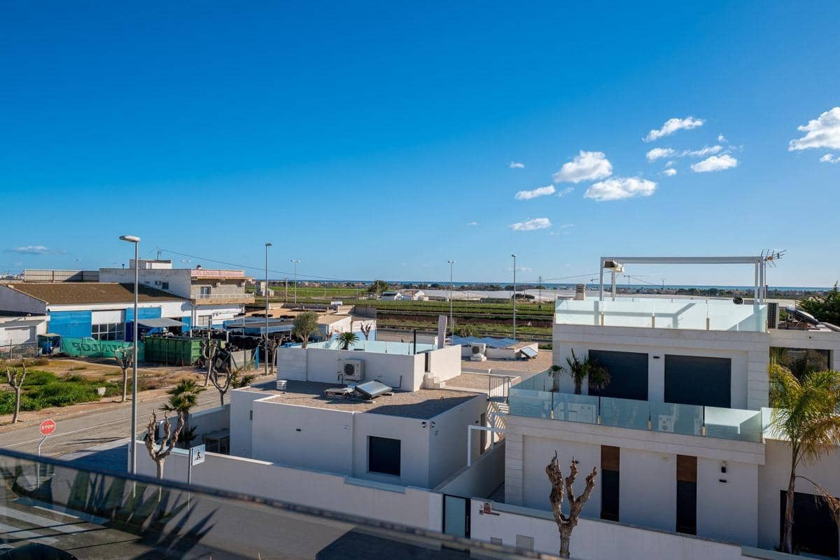 Ático de 2 habitaciones en Pilar de la Horadada en venta - 229.900 € (Ref: 9651918)