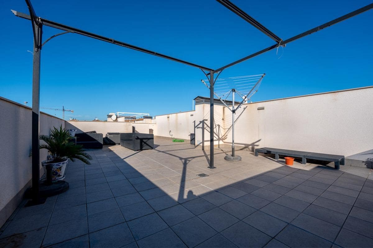 Ático de 2 habitaciones en Pilar de la Horadada en venta - 229.900 € (Ref: 9651918)