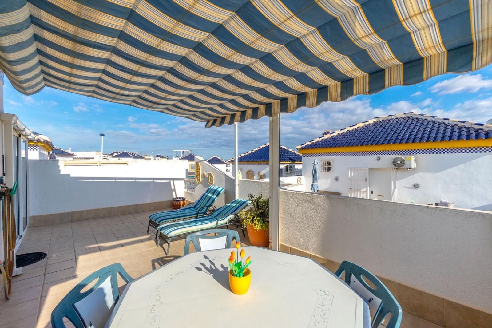 3 bedroom Terraced Villa for sale in Torrevieja with pool - € 223,000 (Ref: 9651925)