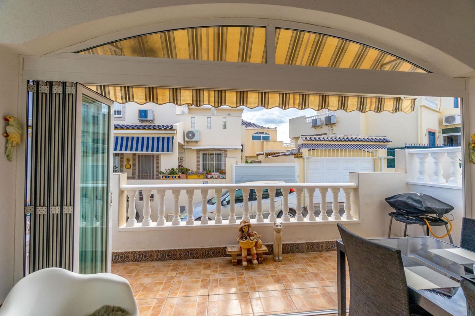 3 bedroom Terraced Villa for sale in Torrevieja with pool - € 223,000 (Ref: 9651925)
