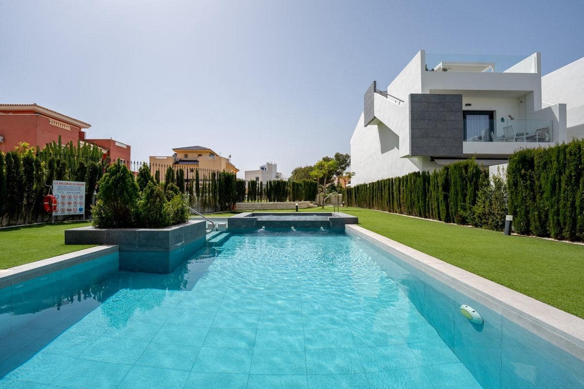 2 soveværelse Penthouse til salg i Los Balcones - € 319.900 (Ref: 9825232)