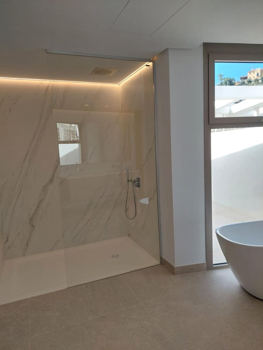 4 soverom Penthouse til salgs i La Quinta med svømmebasseng garasje - € 2 390 000 (Ref: 10155369)