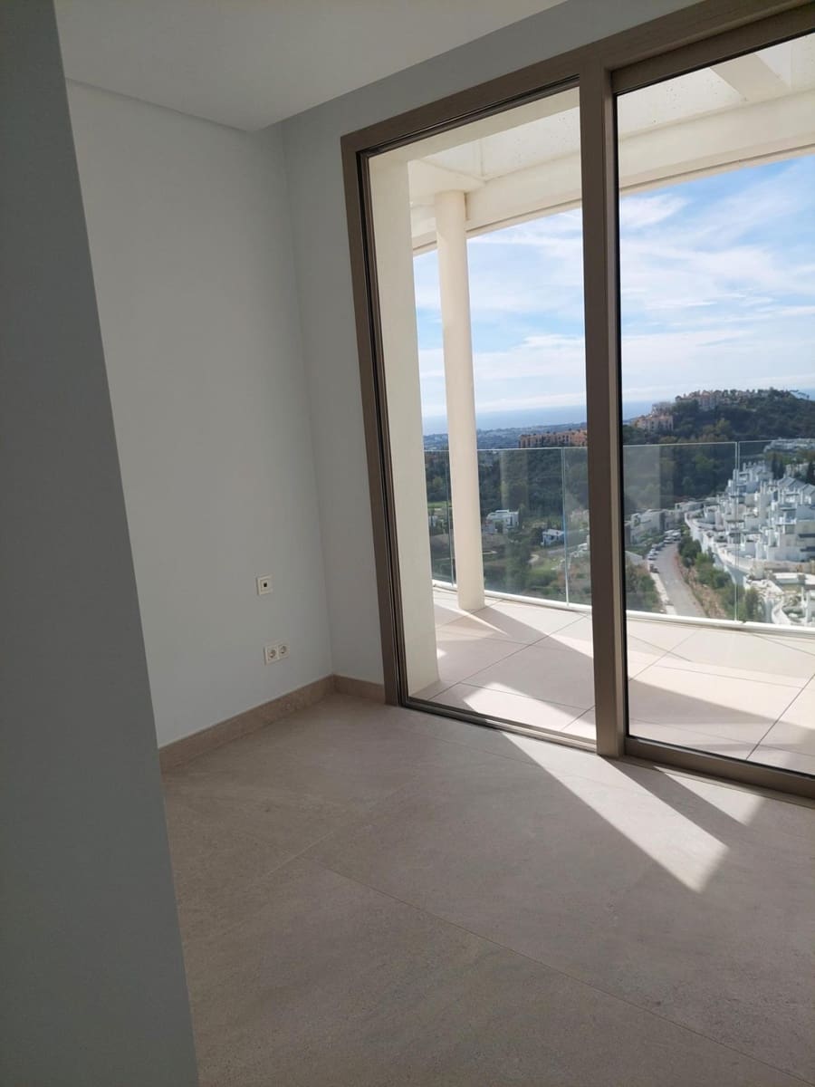 4 soverom Penthouse til salgs i La Quinta med svømmebasseng garasje - € 2 390 000 (Ref: 10155369)