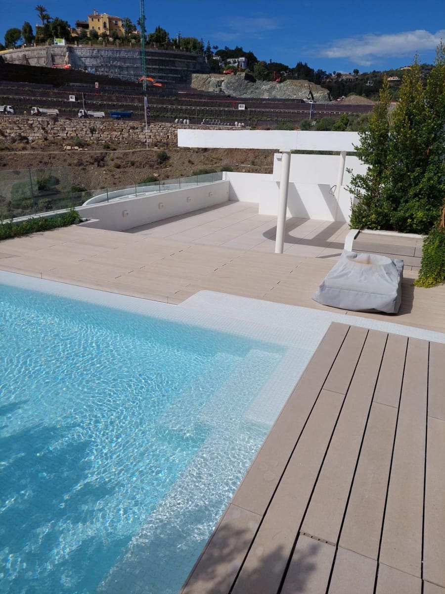 4 soverom Penthouse til salgs i La Quinta med svømmebasseng garasje - € 2 390 000 (Ref: 10155369)
