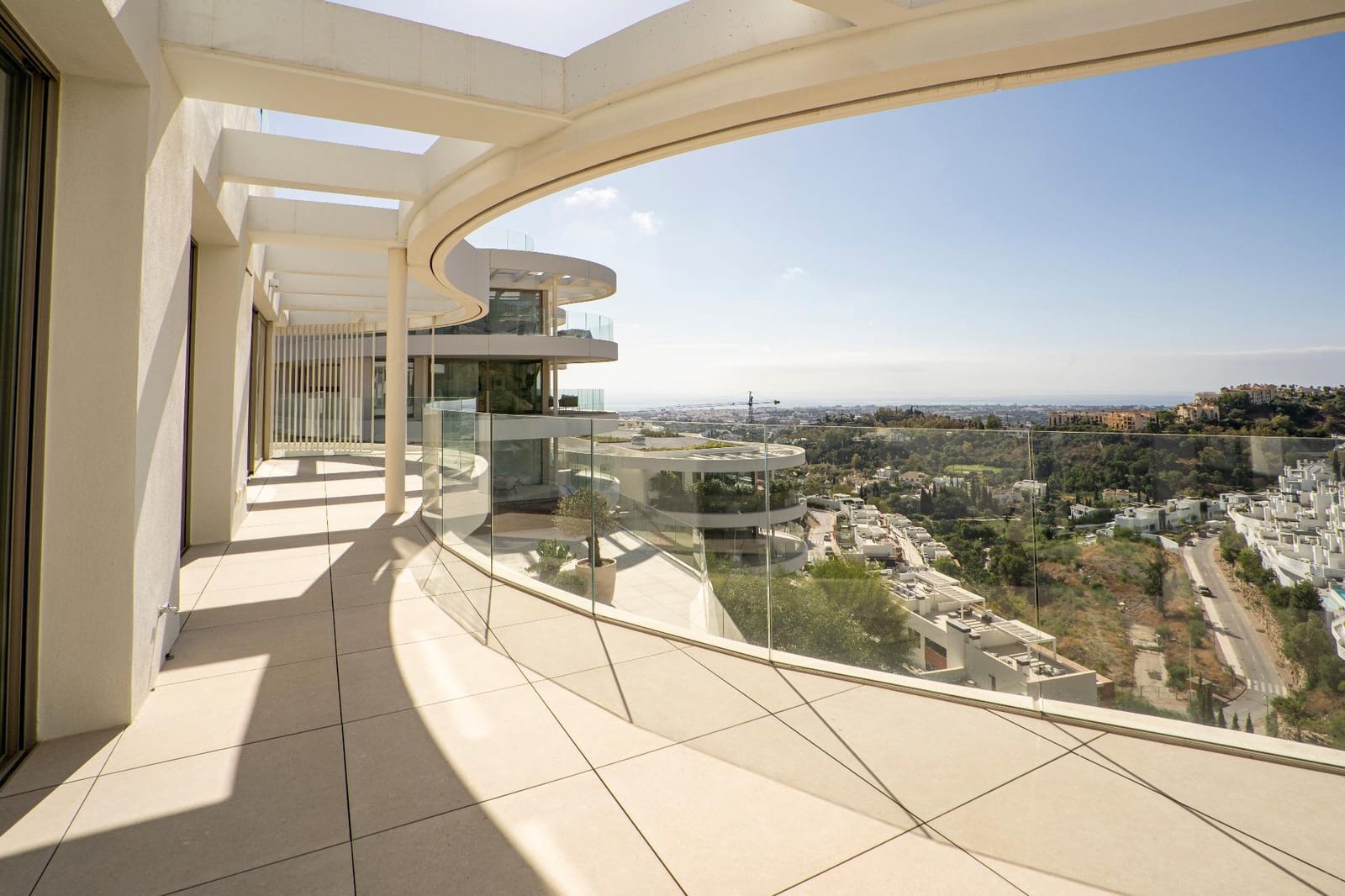 4 soverom Penthouse til salgs i La Quinta med svømmebasseng garasje - € 2 390 000 (Ref: 10155369)