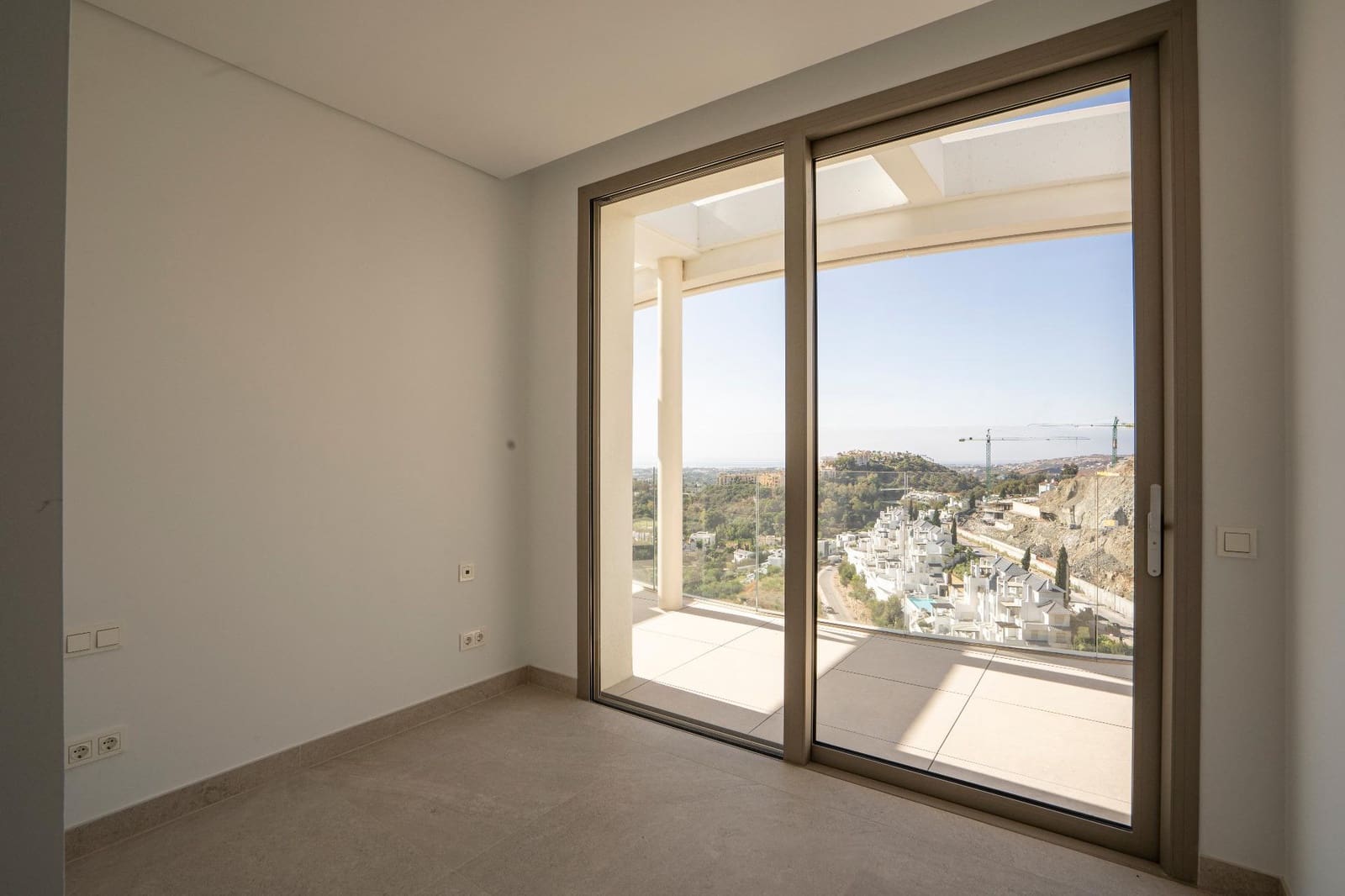 4 soverom Penthouse til salgs i La Quinta med svømmebasseng garasje - € 2 390 000 (Ref: 10155369)