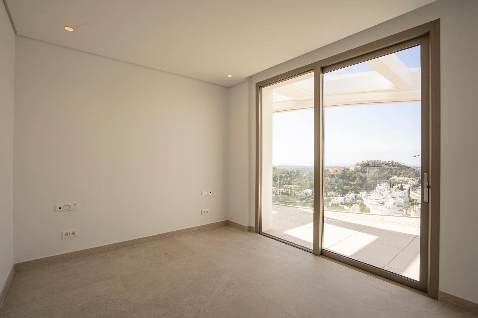 4 soverom Penthouse til salgs i La Quinta med svømmebasseng garasje - € 2 390 000 (Ref: 10155369)