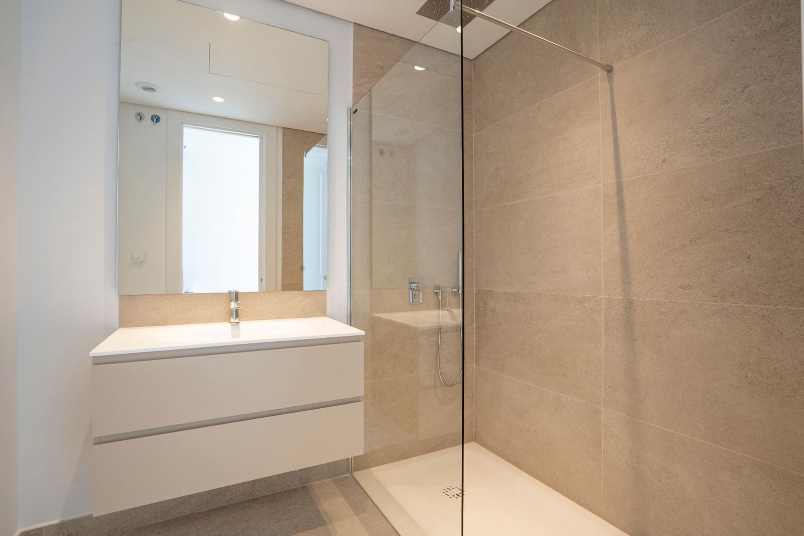 4 soverom Penthouse til salgs i La Quinta med svømmebasseng garasje - € 2 390 000 (Ref: 10155369)