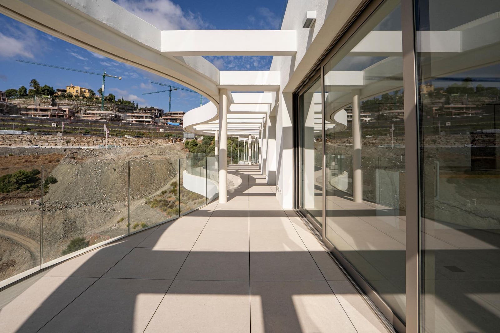 4 soverom Penthouse til salgs i La Quinta med svømmebasseng garasje - € 2 390 000 (Ref: 10155369)