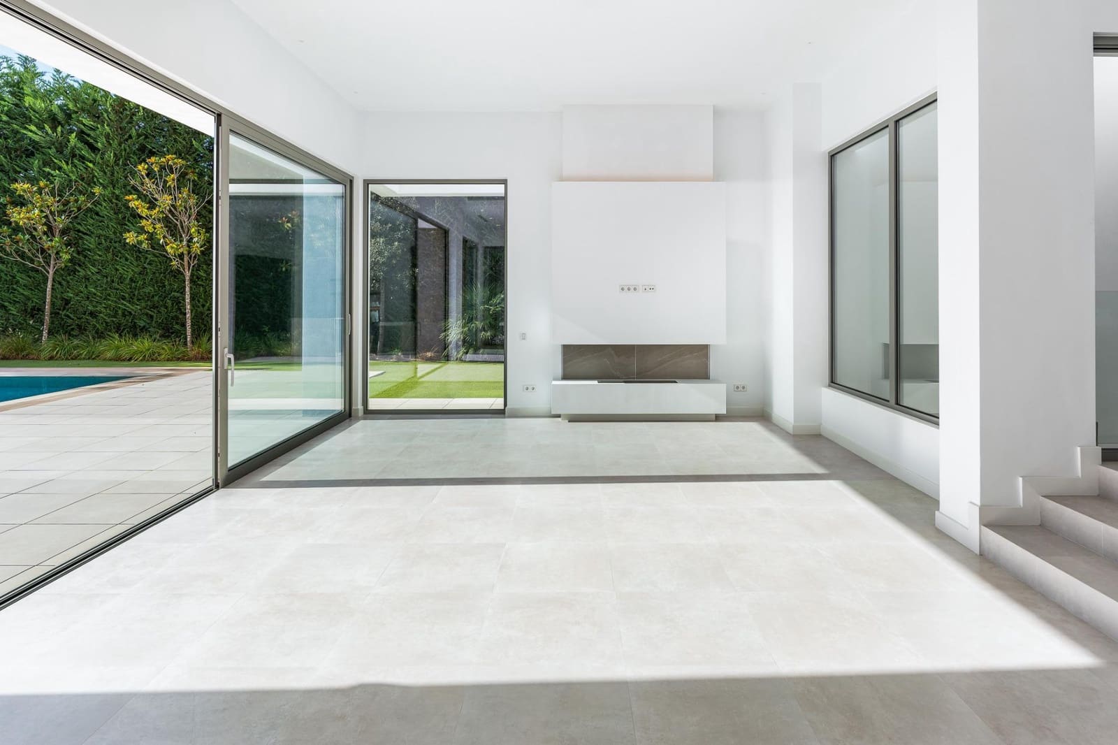 4 soverom Villa til salgs i El Paraiso med svømmebasseng garasje - € 2 440 000 (Ref: 10155370)