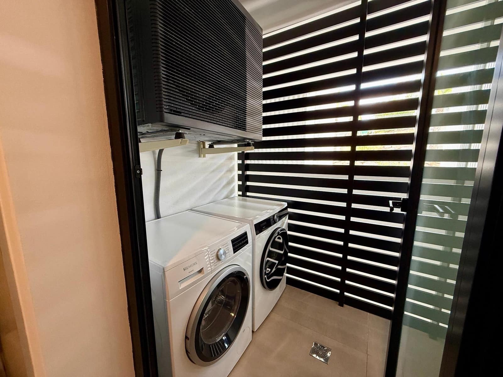 2 sypialnia Apartament na sprzedaż w Carvajal z basenem garażem - 994 000 € (Ref: 10155373)