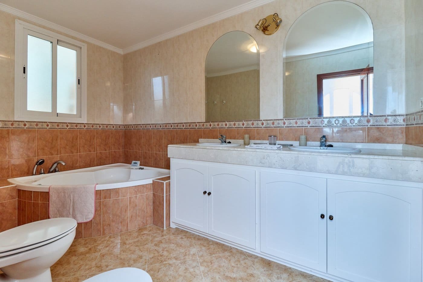 6 soveværelse Villa til salg i La Mairena med swimmingpool garage - € 1.400.000 (Ref: 7284396)