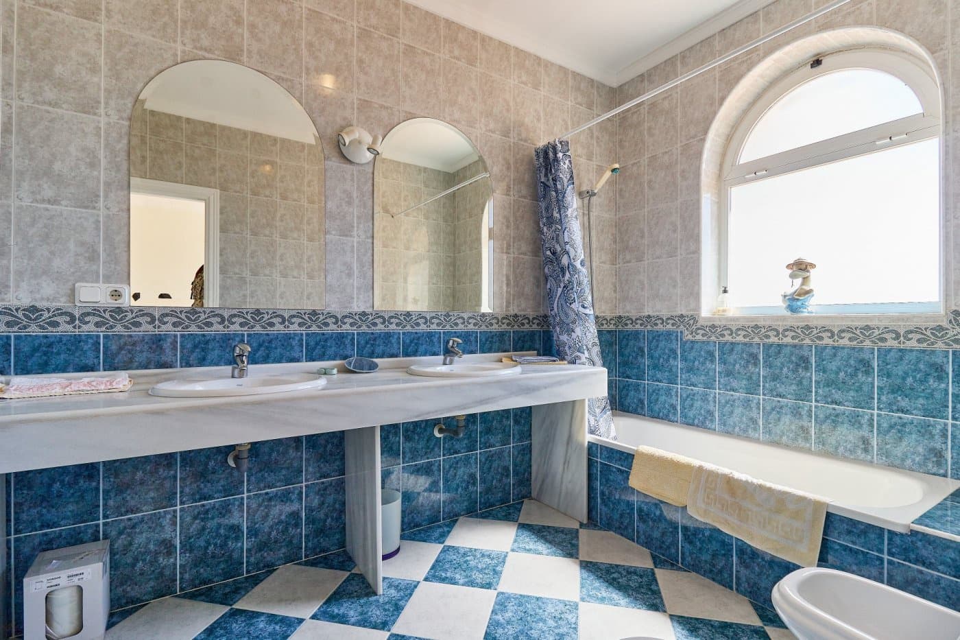 6 soveværelse Villa til salg i La Mairena med swimmingpool garage - € 1.400.000 (Ref: 7284396)