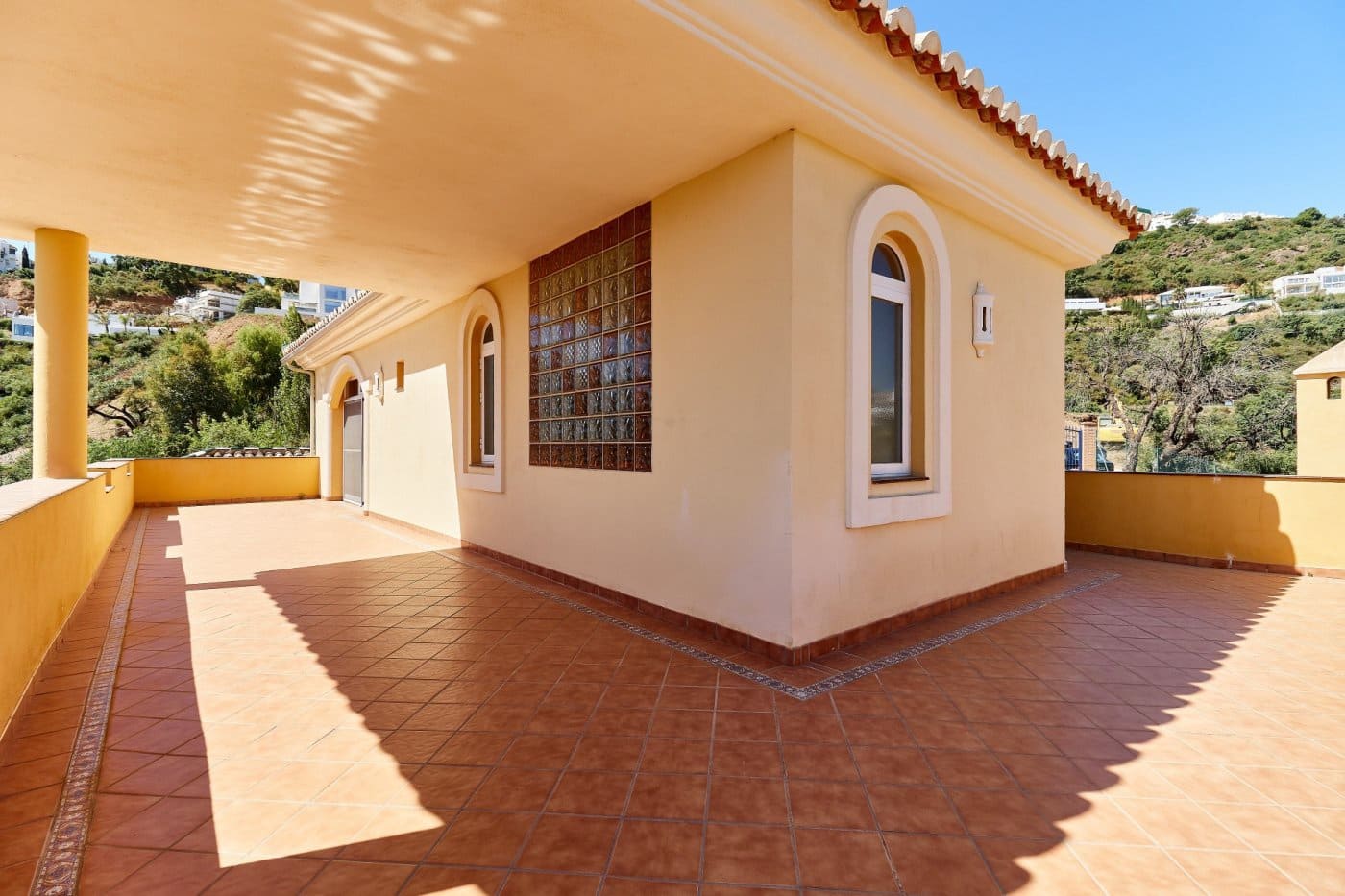 6 soveværelse Villa til salg i La Mairena med swimmingpool garage - € 1.400.000 (Ref: 7284396)