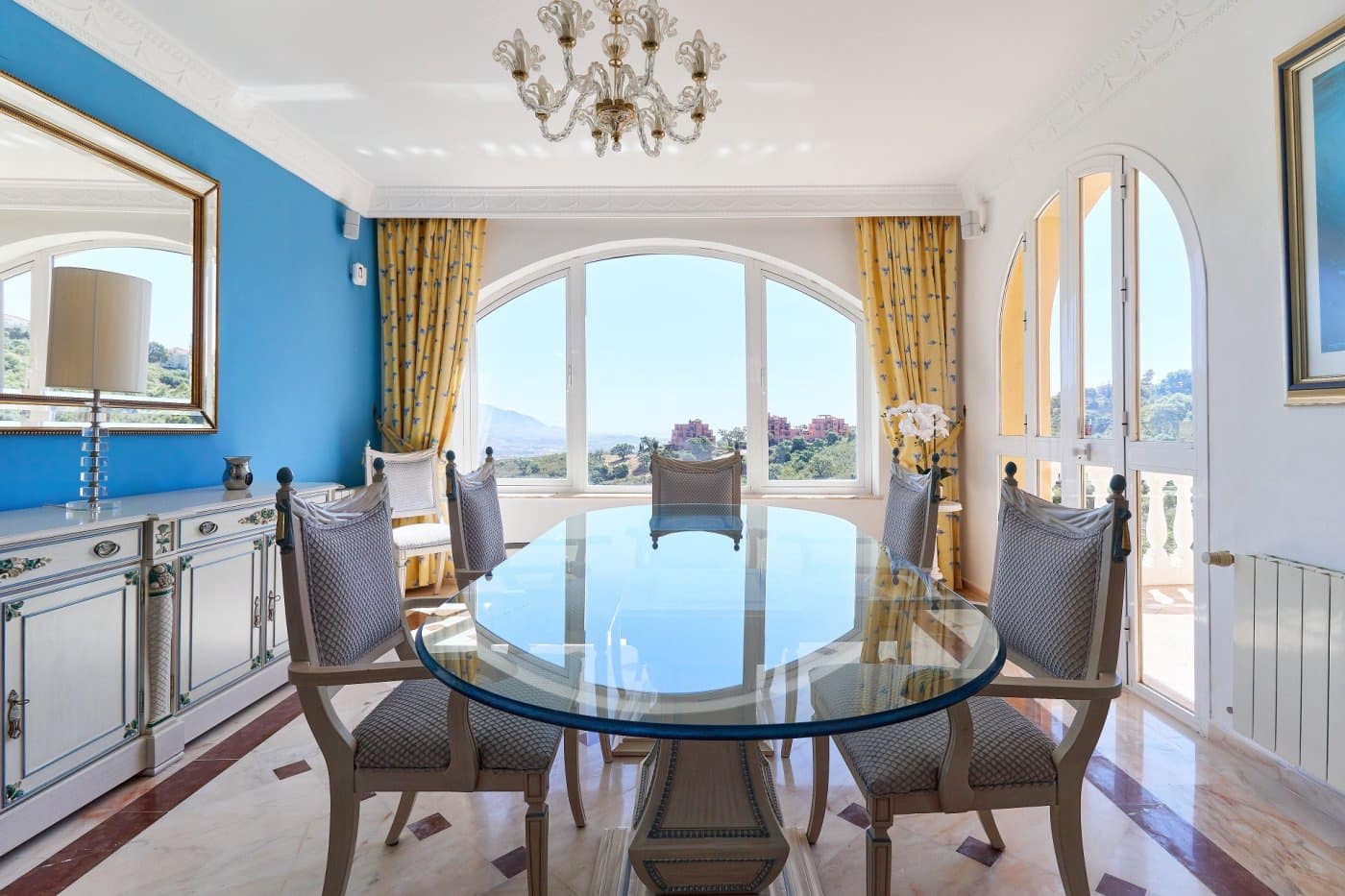 6 soveværelse Villa til salg i La Mairena med swimmingpool garage - € 1.400.000 (Ref: 7284396)