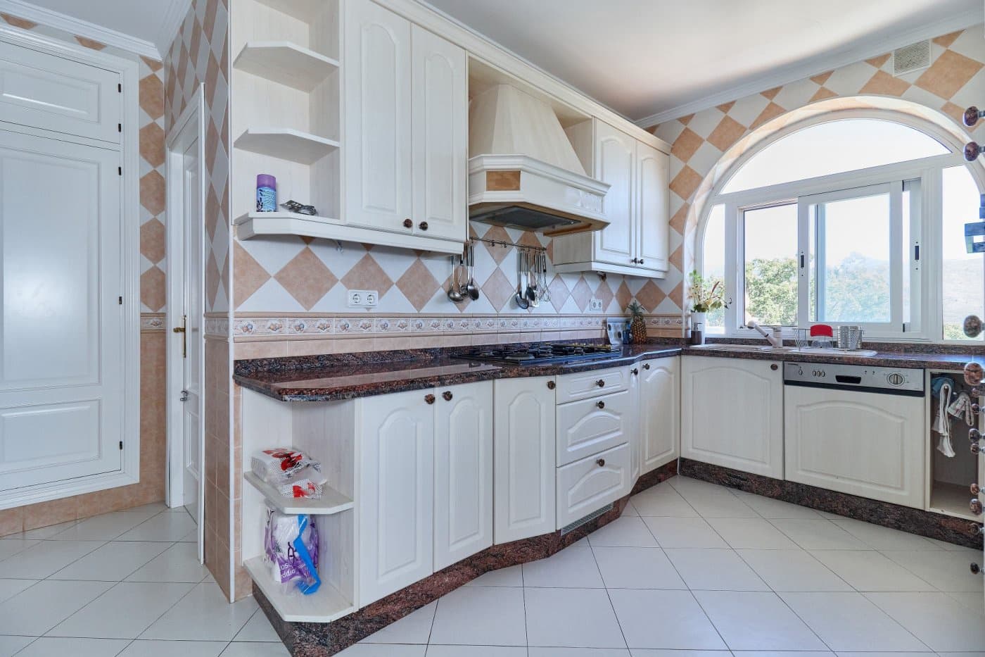 6 soveværelse Villa til salg i La Mairena med swimmingpool garage - € 1.400.000 (Ref: 7284396)