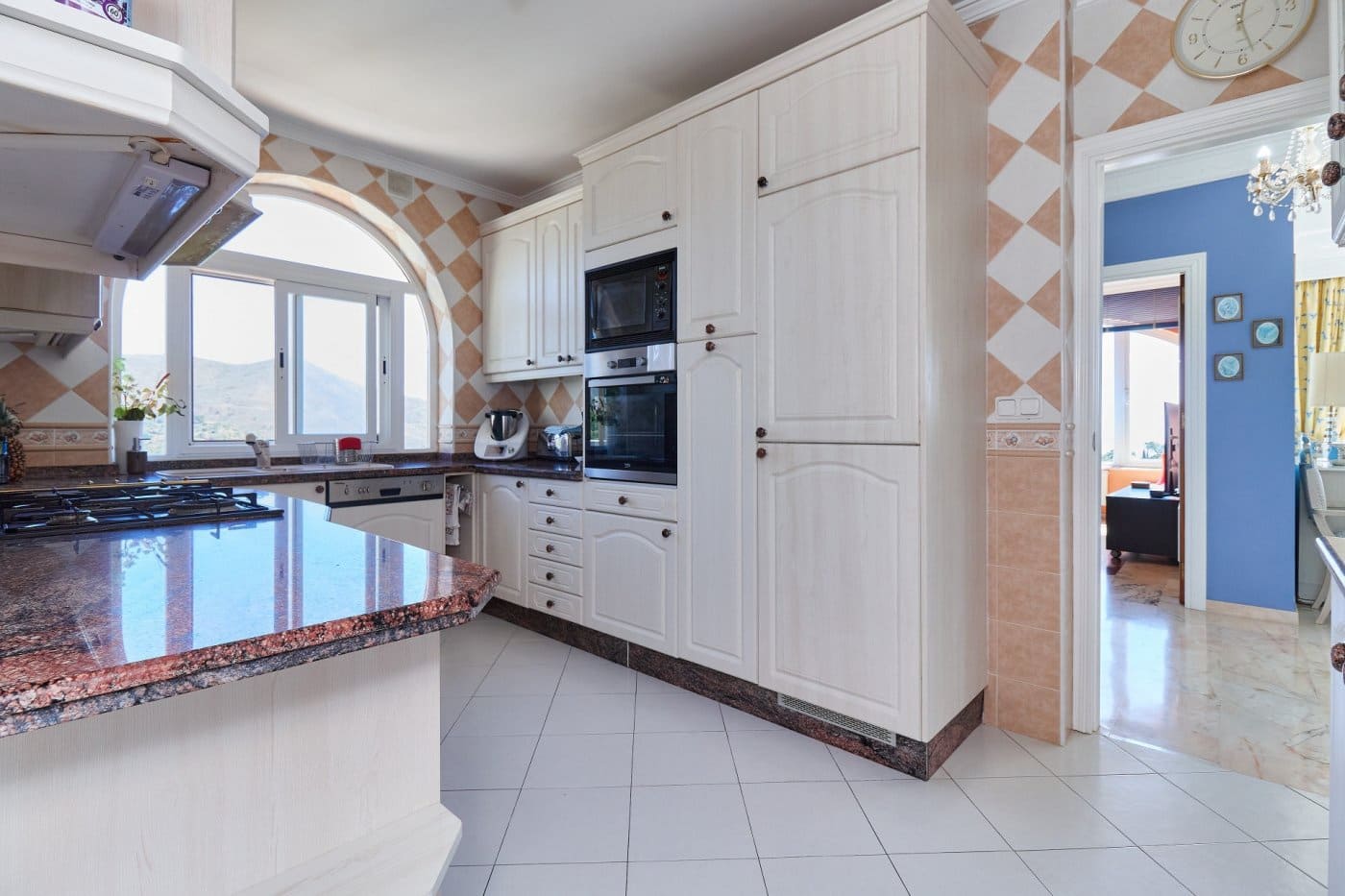 6 soveværelse Villa til salg i La Mairena med swimmingpool garage - € 1.400.000 (Ref: 7284396)