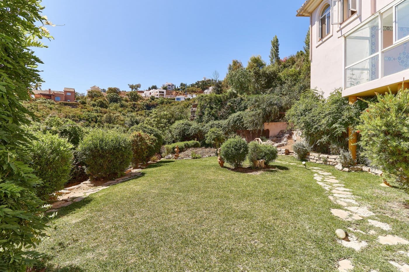 6 soveværelse Villa til salg i La Mairena med swimmingpool garage - € 1.400.000 (Ref: 7284396)