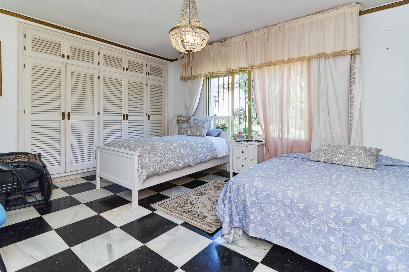 8 soveværelse Villa til salg i Marbella med swimmingpool garage - € 1.765.000 (Ref: 7284409)