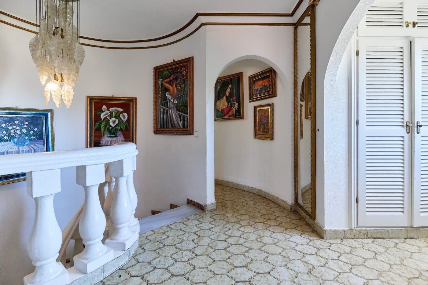 8 soveværelse Villa til salg i Marbella med swimmingpool garage - € 1.765.000 (Ref: 7284409)