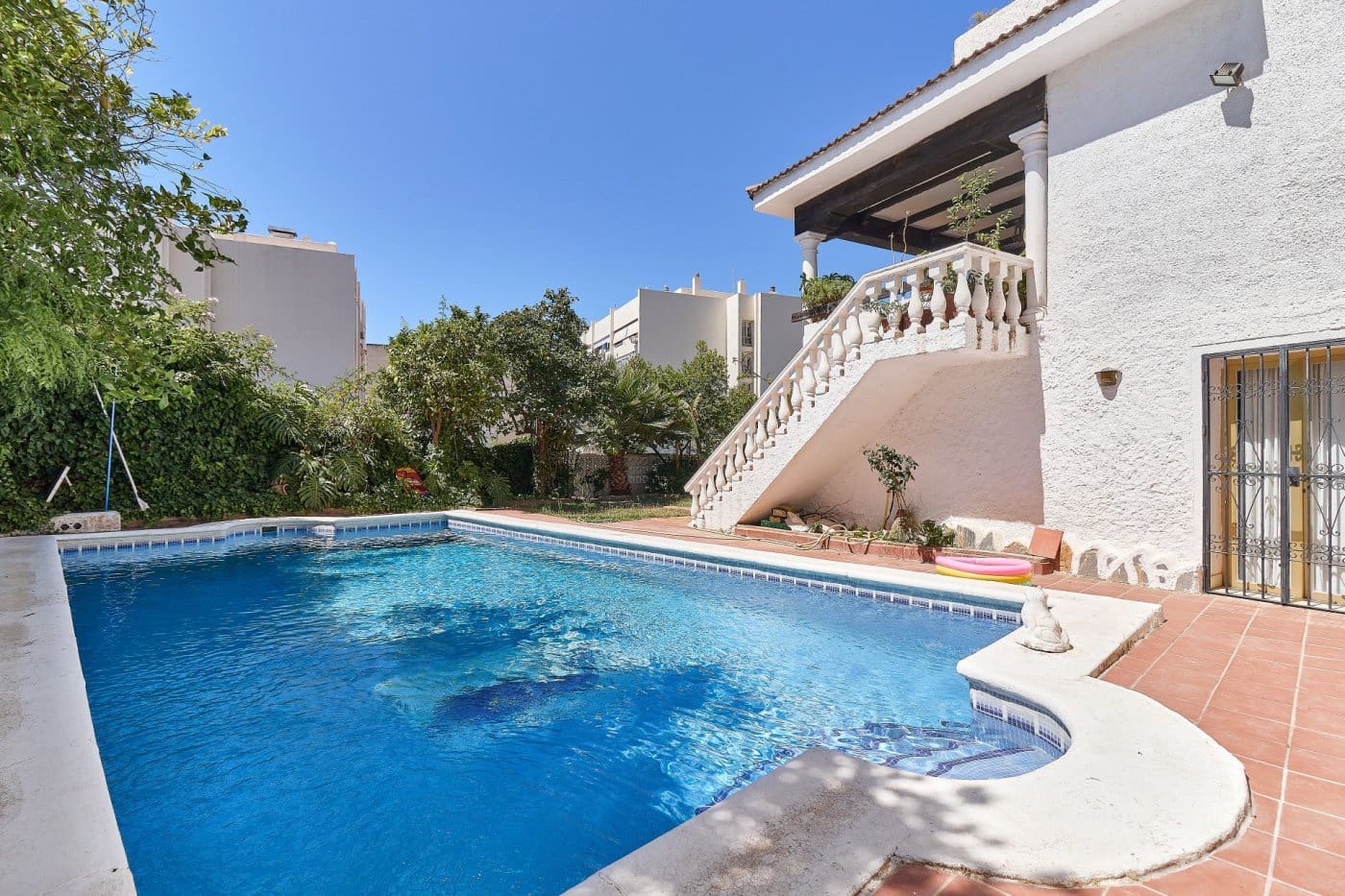 8 soveværelse Villa til salg i Marbella med swimmingpool garage - € 1.765.000 (Ref: 7284409)