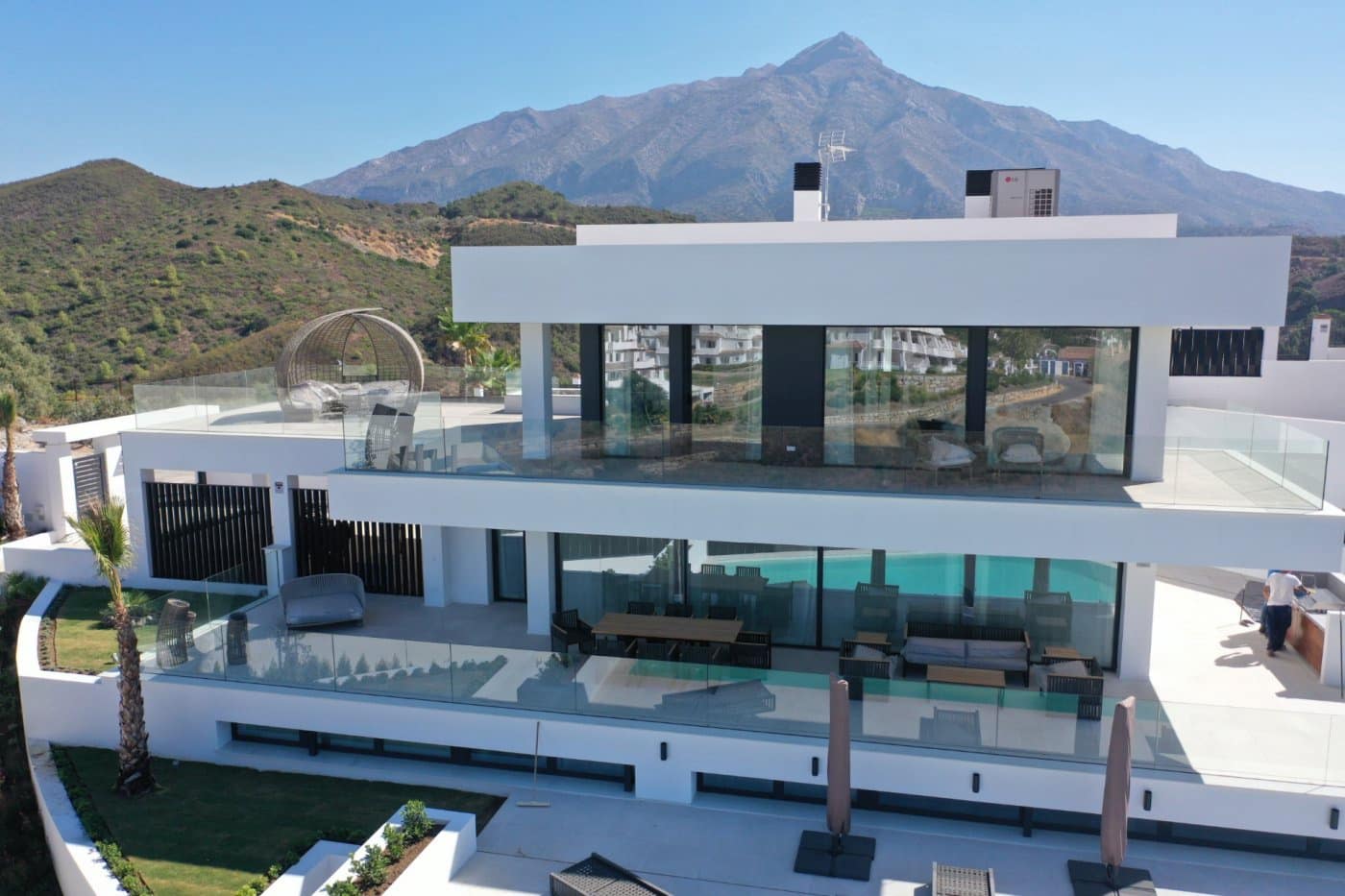 4 bedroom Villa for sale in Nueva Andalucia with pool garage - € 2,600,000 (Ref: 7284428)