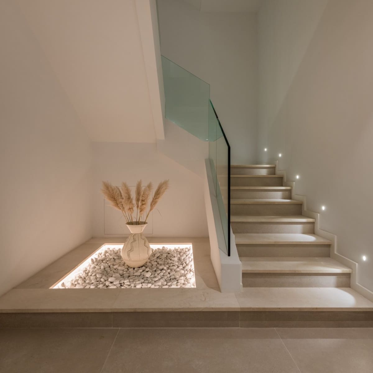 5 bedroom Villa for sale in El Paraiso with pool garage - € 6,350,000 (Ref: 7284509)