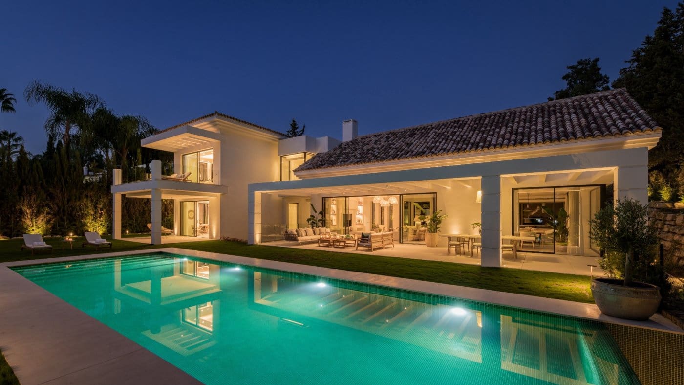 5 bedroom Villa for sale in El Paraiso with pool garage - € 6,350,000 (Ref: 7284509)