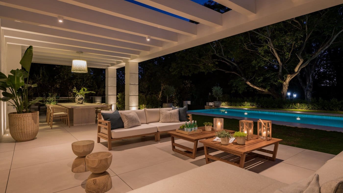 5 bedroom Villa for sale in El Paraiso with pool garage - € 6,350,000 (Ref: 7284509)