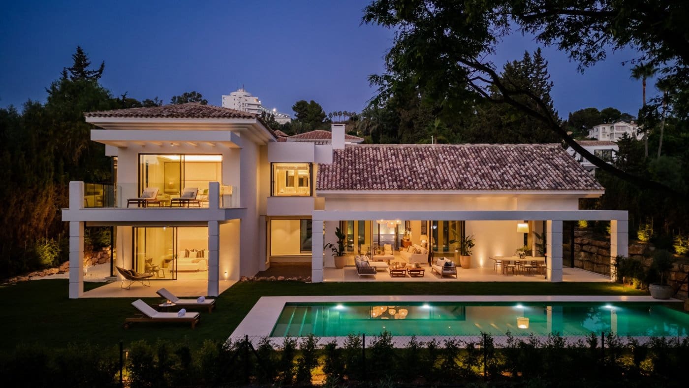 5 bedroom Villa for sale in El Paraiso with pool garage - € 6,350,000 (Ref: 7284509)