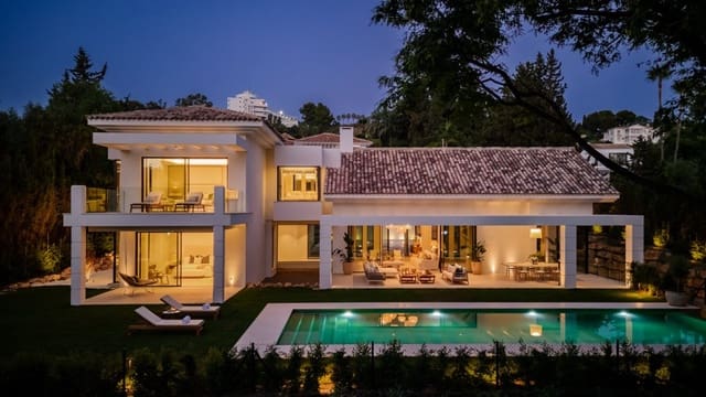 5 bedroom Villa for sale in El Paraiso, Estepona with pool garage - € 6,350,000 (Ref: 7284509)