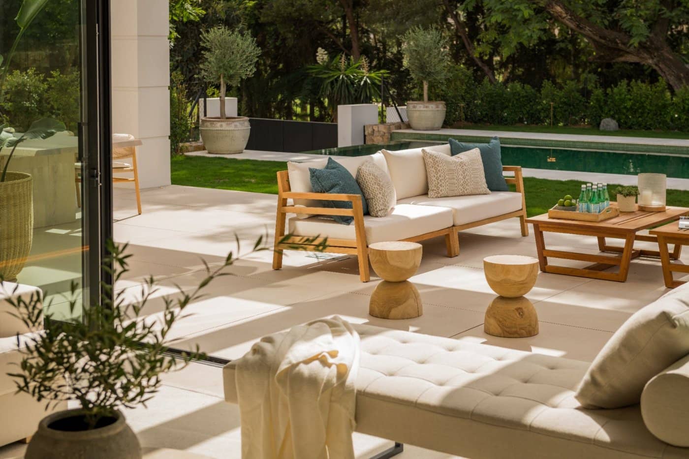 5 bedroom Villa for sale in El Paraiso with pool garage - € 6,350,000 (Ref: 7284509)