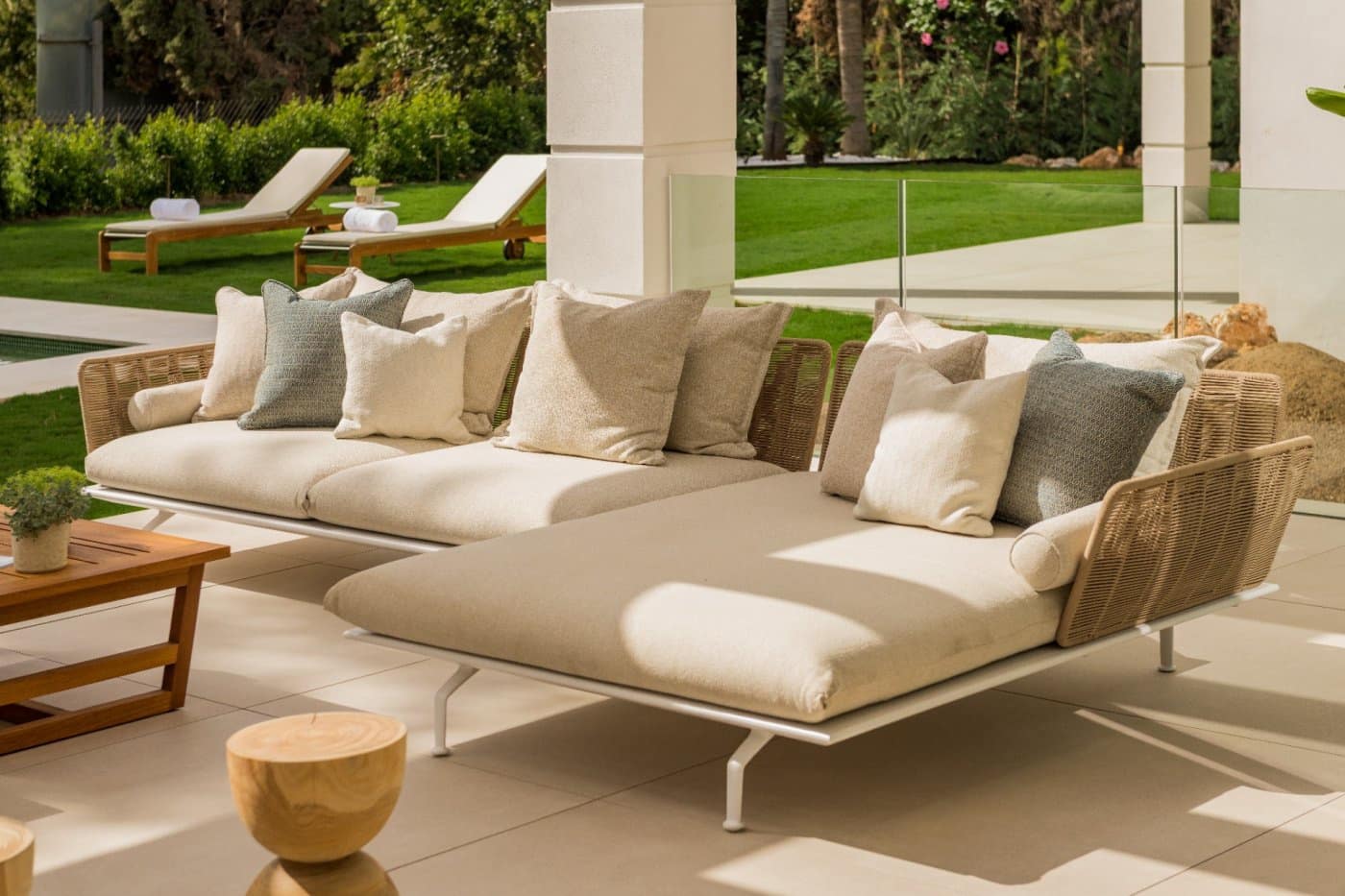 5 bedroom Villa for sale in El Paraiso with pool garage - € 6,350,000 (Ref: 7284509)