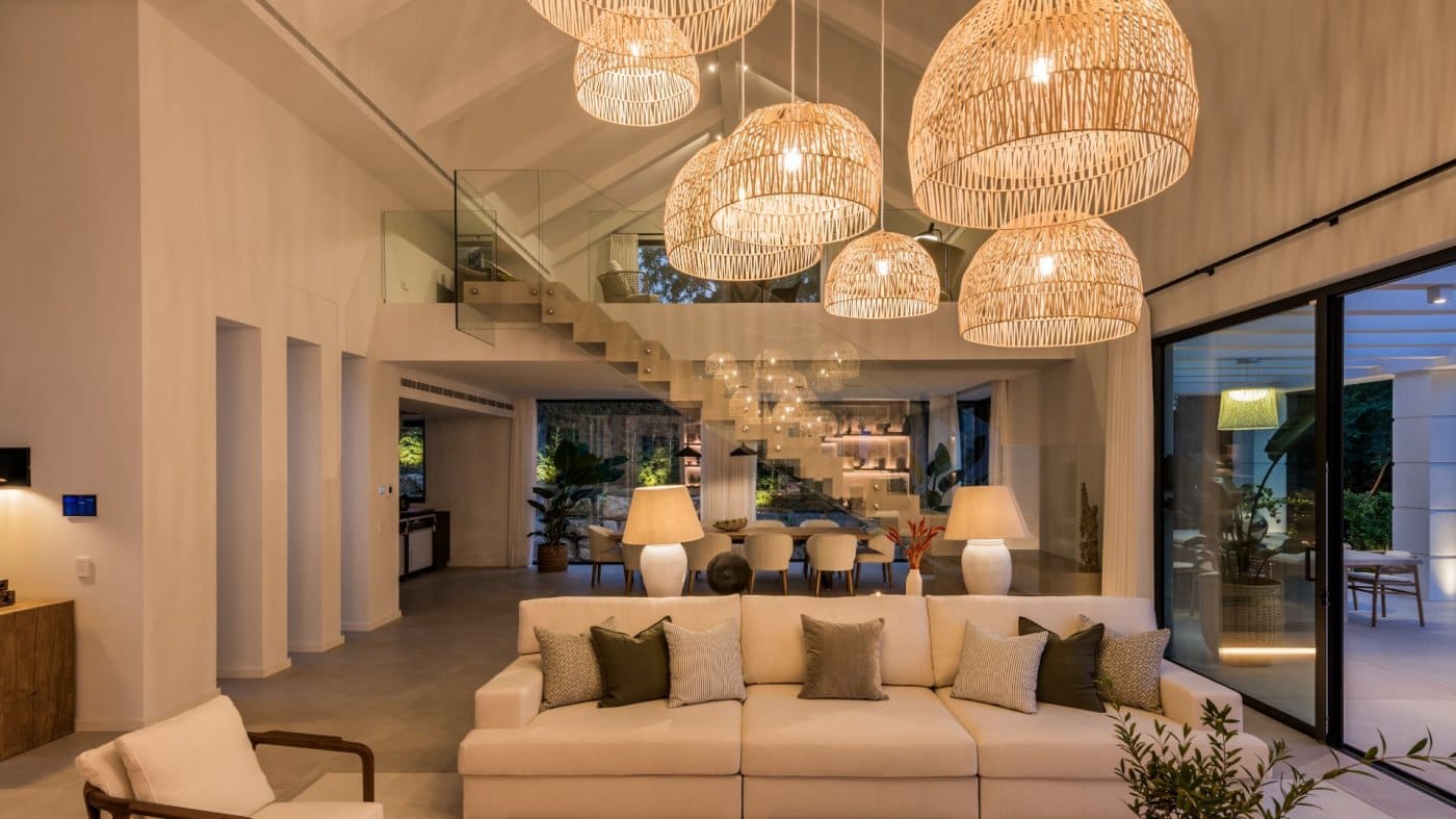 5 bedroom Villa for sale in El Paraiso with pool garage - € 6,350,000 (Ref: 7284509)