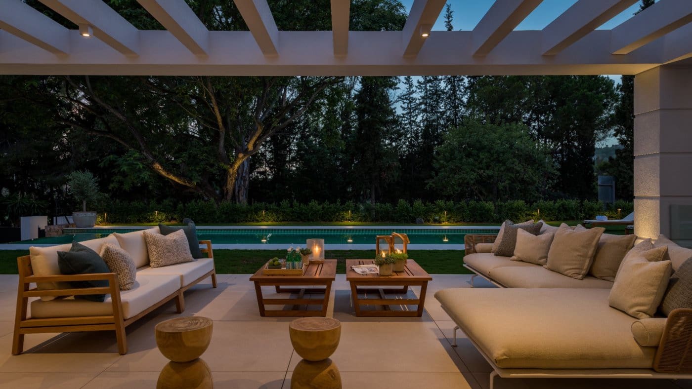 5 bedroom Villa for sale in El Paraiso with pool garage - € 6,350,000 (Ref: 7284509)