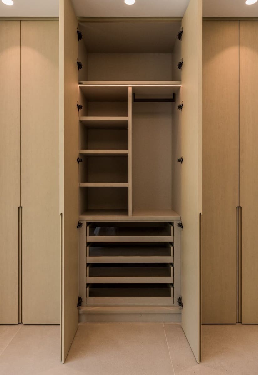 5 bedroom Villa for sale in El Paraiso with pool garage - € 6,350,000 (Ref: 7284509)