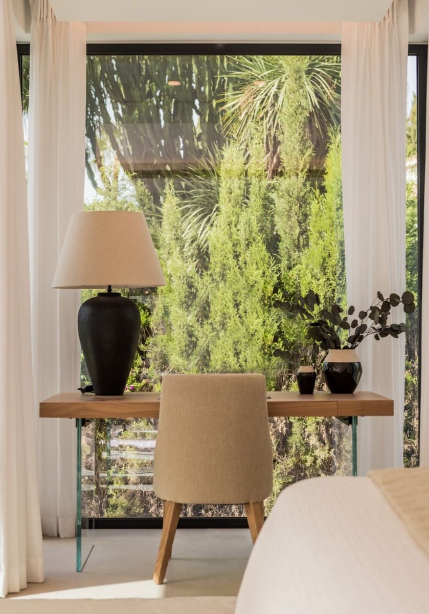 5 bedroom Villa for sale in El Paraiso with pool garage - € 6,350,000 (Ref: 7284509)