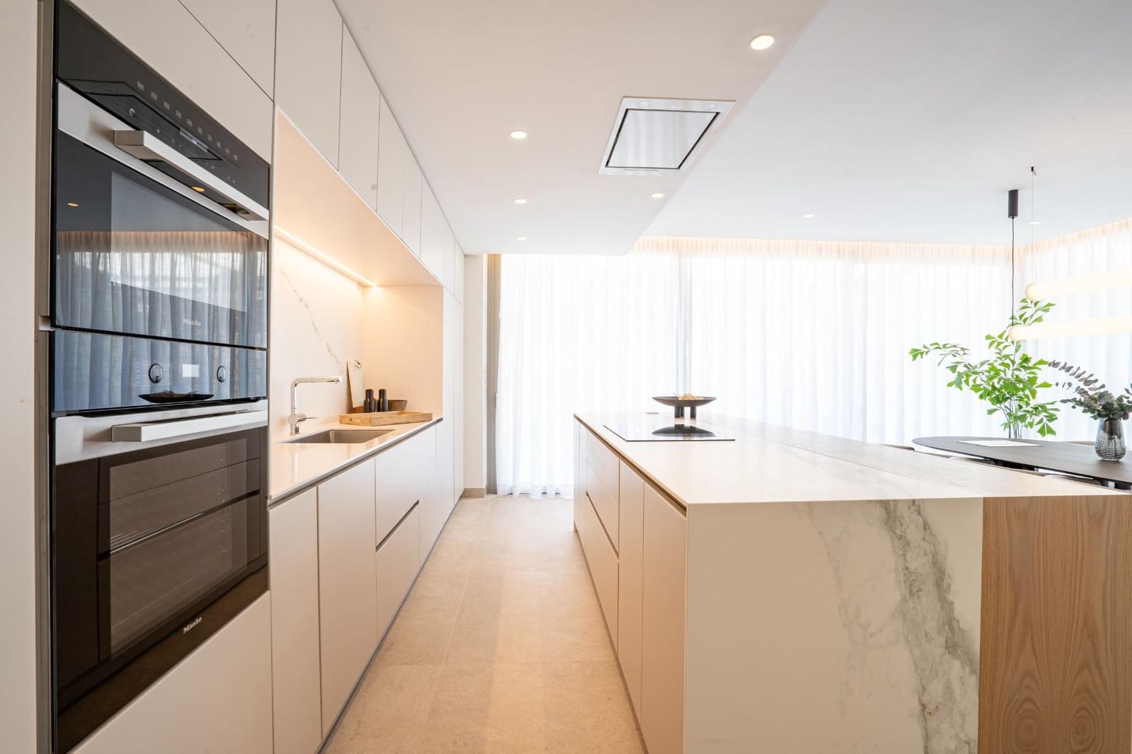 4 bedroom Penthouse for sale in Marbella with pool garage - € 2,290,000 (Ref: 7406162)