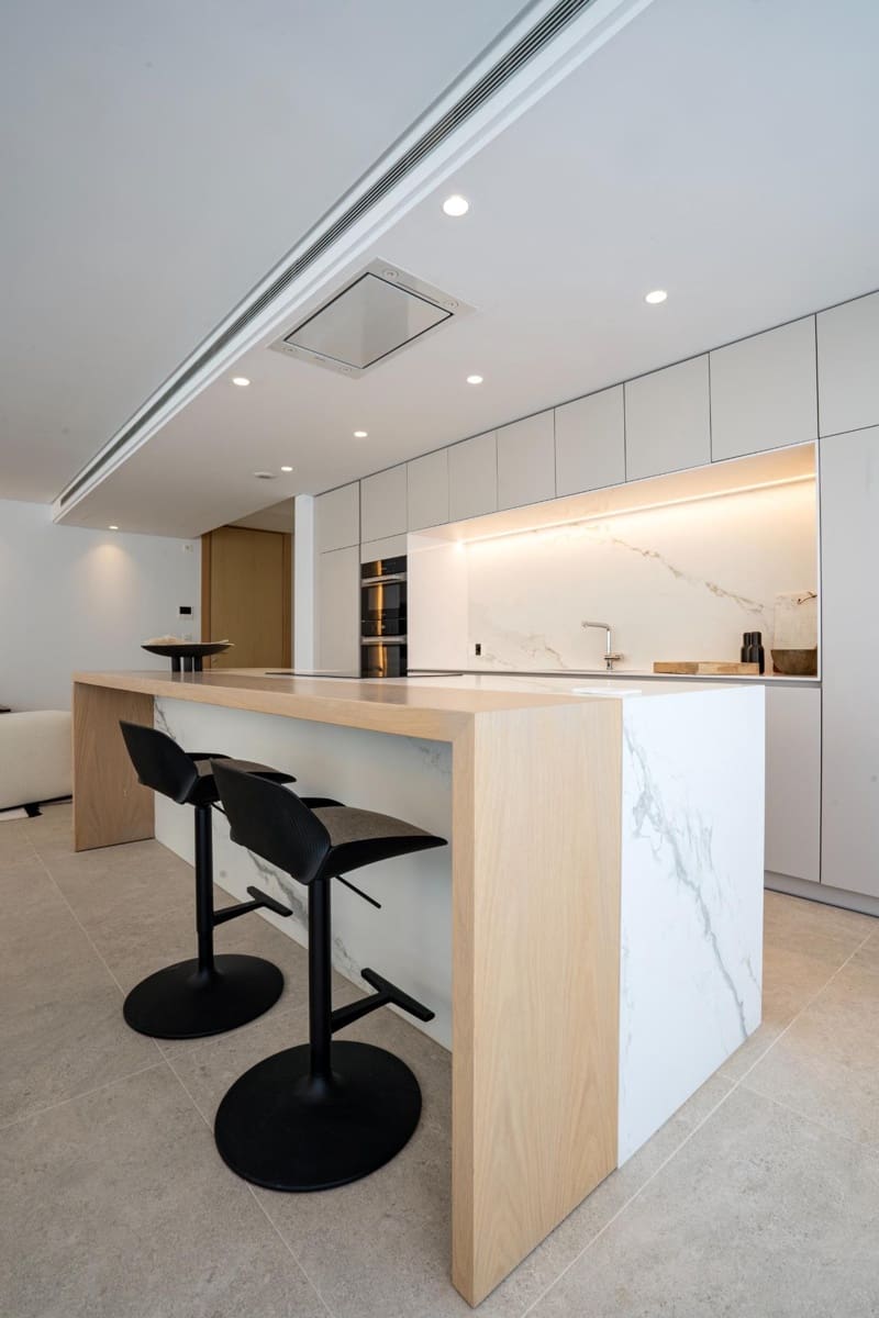 4 bedroom Penthouse for sale in Marbella with pool garage - € 2,290,000 (Ref: 7406162)