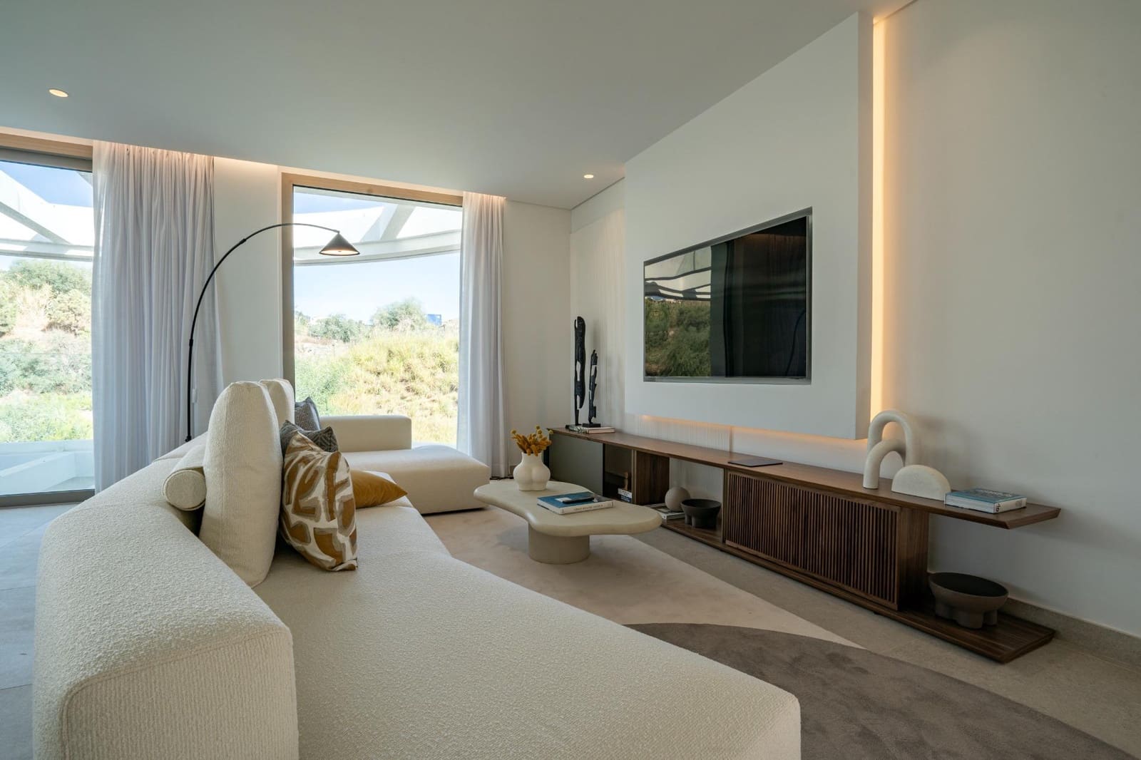 4 bedroom Penthouse for sale in Marbella with pool garage - € 2,290,000 (Ref: 7406162)