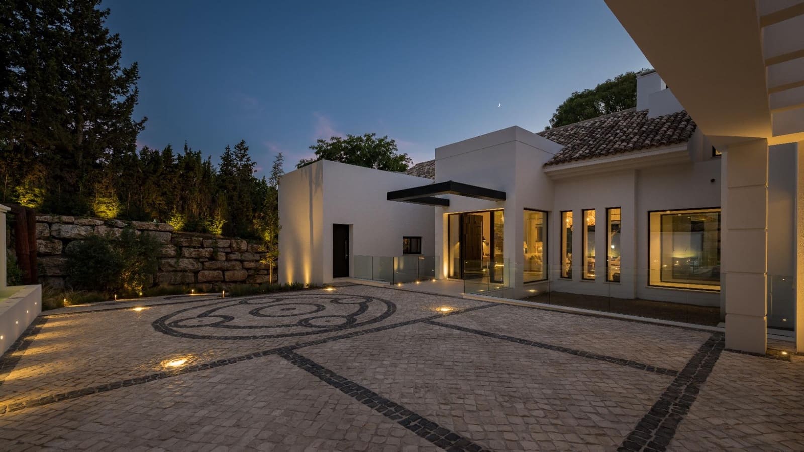 5 sypialnia Willa na sprzedaż w El Paraiso z basenem garażem - 6 350 000 € (Ref: 7521187)