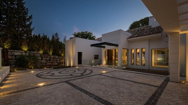 5 sypialnia Willa na sprzedaż w El Paraiso, Estepona z basenem garażem - 6 350 000 € (Ref: 7521187)