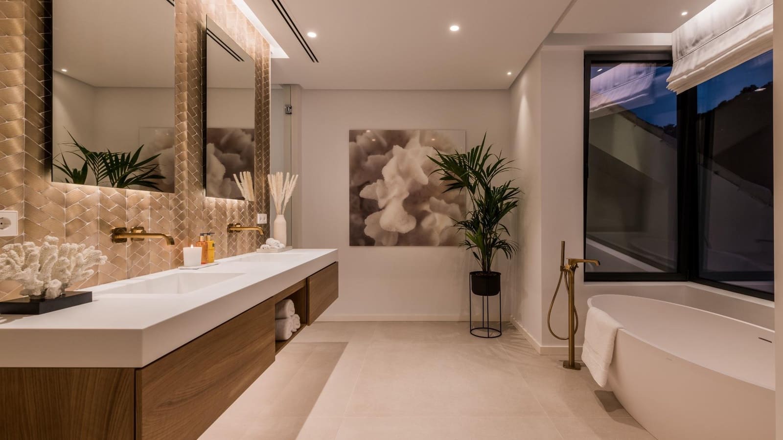 5 sypialnia Willa na sprzedaż w El Paraiso z basenem garażem - 6 350 000 € (Ref: 7521187)