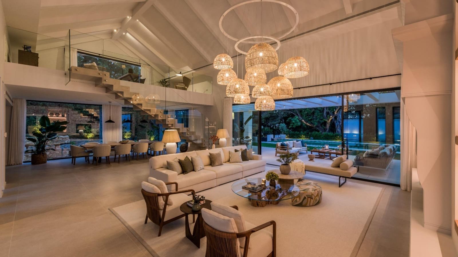 5 sypialnia Willa na sprzedaż w El Paraiso z basenem garażem - 6 350 000 € (Ref: 7521187)