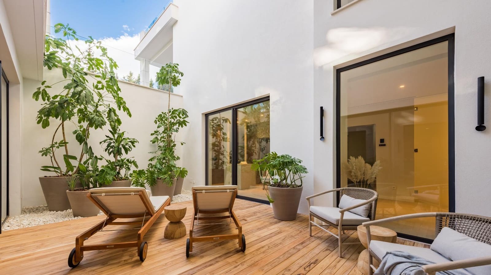 5 sypialnia Willa na sprzedaż w El Paraiso z basenem garażem - 6 350 000 € (Ref: 7521187)