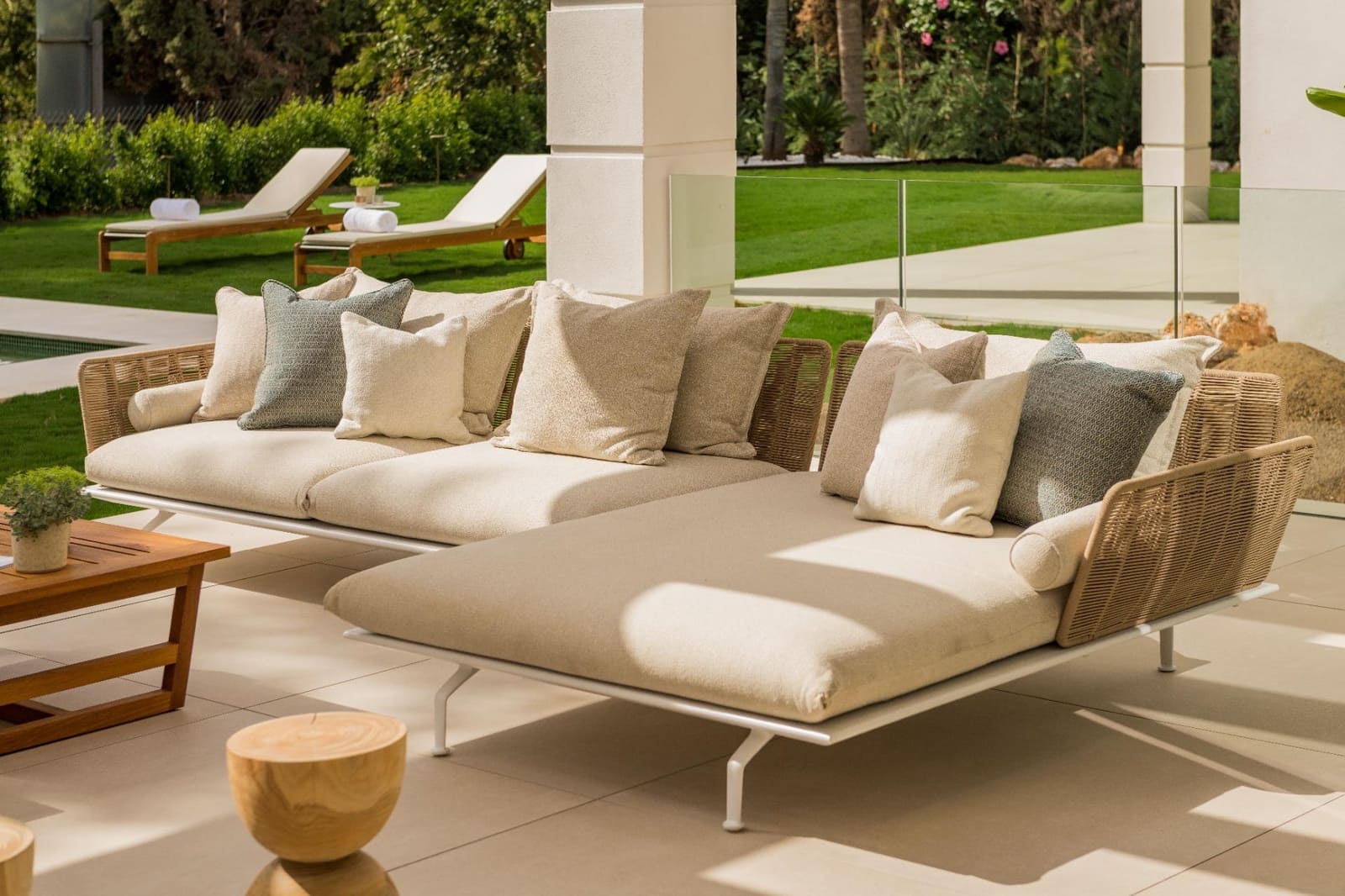 5 sypialnia Willa na sprzedaż w El Paraiso z basenem garażem - 6 350 000 € (Ref: 7521187)