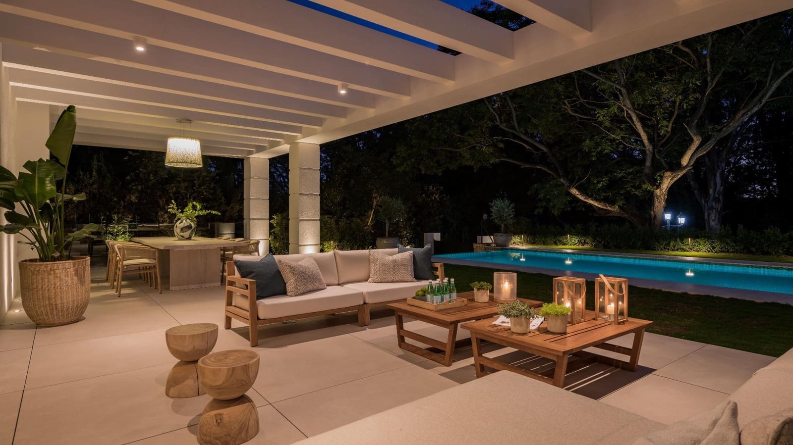 5 sypialnia Willa na sprzedaż w El Paraiso z basenem garażem - 6 350 000 € (Ref: 7521187)